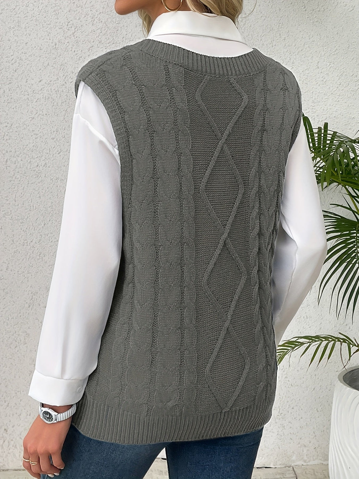 Luella – Chunky Cable-Stitch Pullover Vest for Women