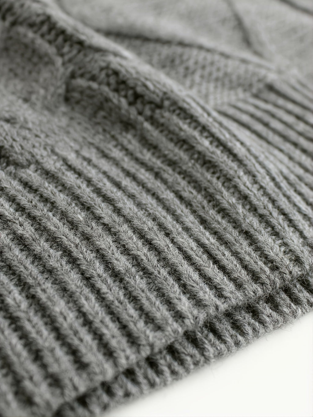 Luella – Chunky Cable-Stitch Pullover Vest for Women