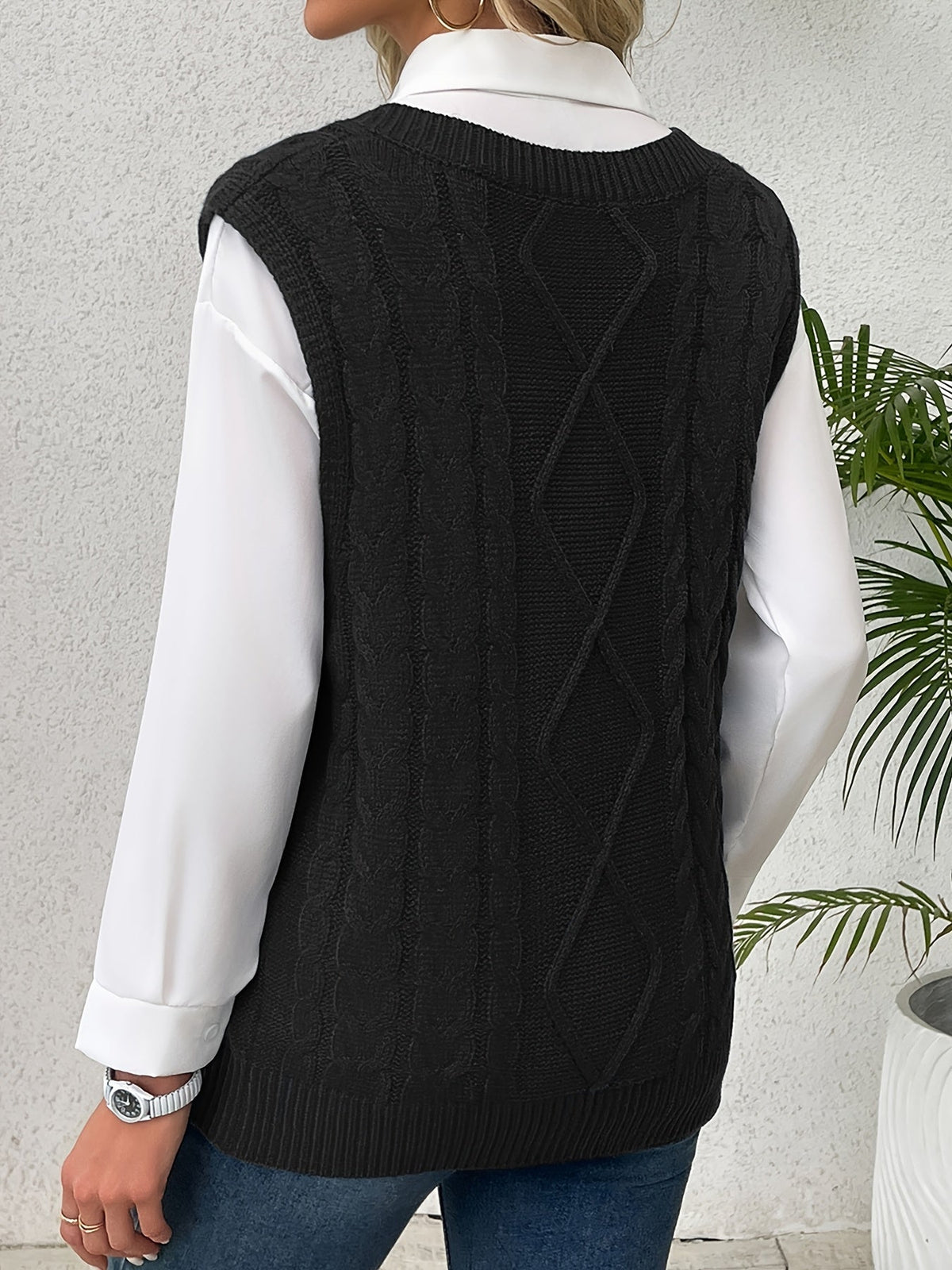 Luella – Chunky Cable-Stitch Pullover Vest for Women