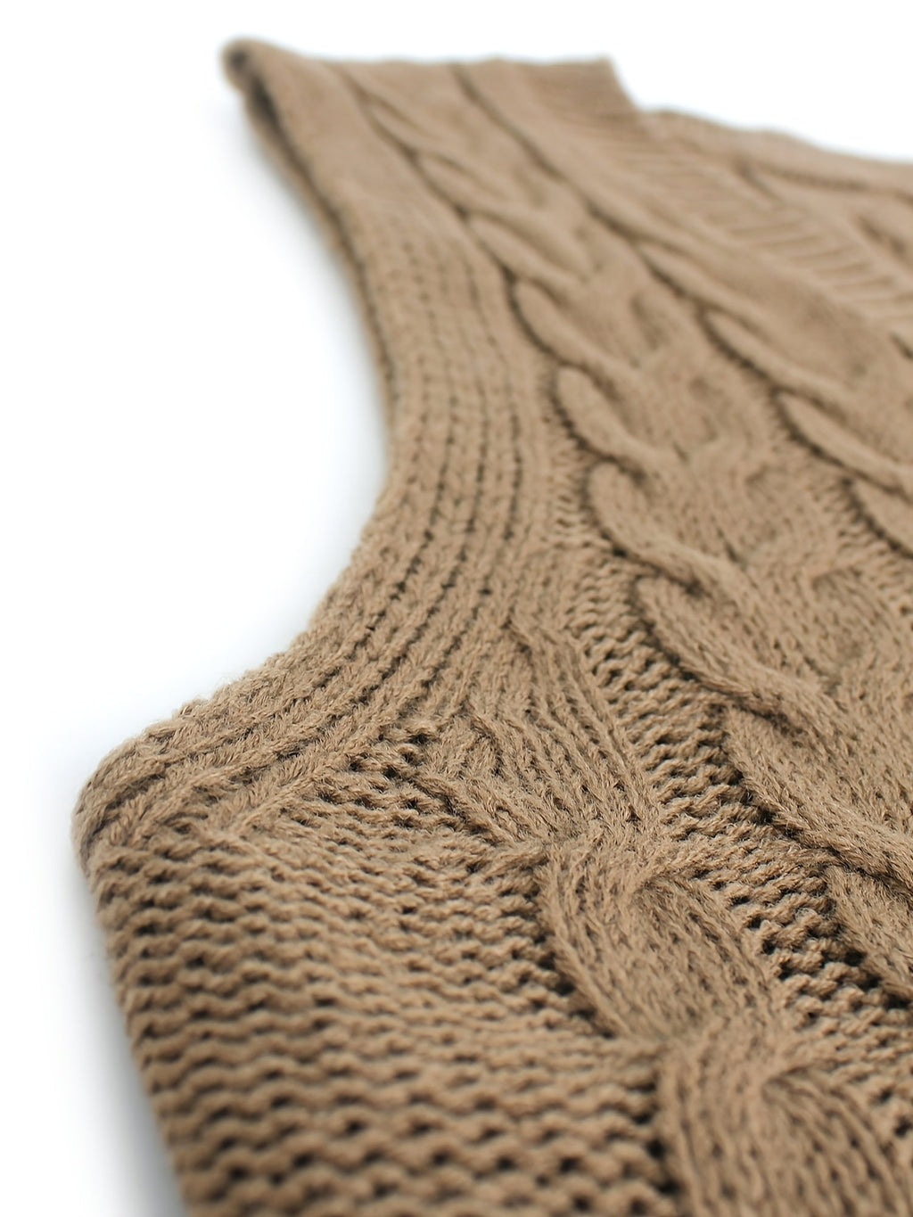 Luella – Chunky Cable-Stitch Pullover Vest for Women