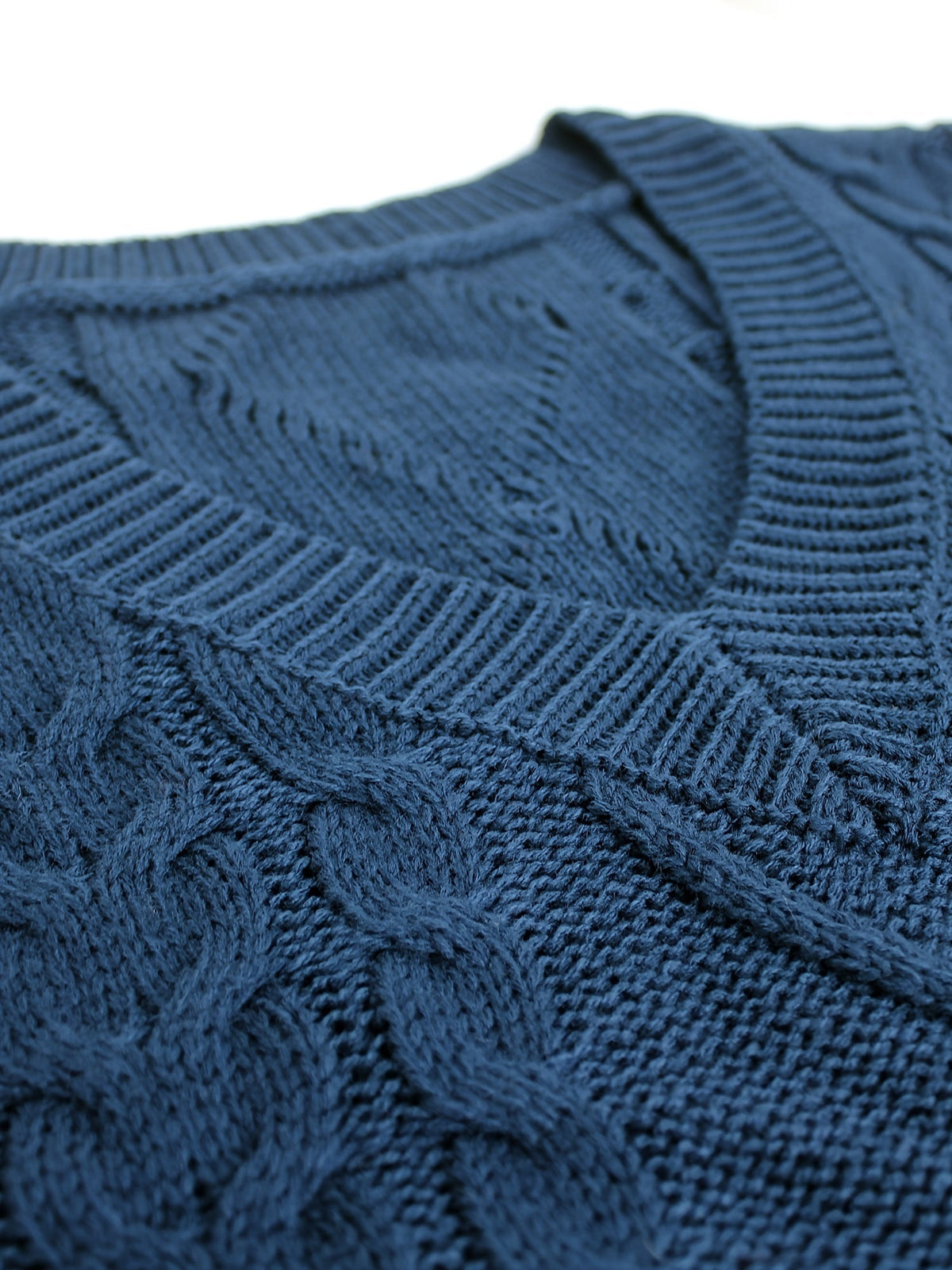Luella – Chunky Cable-Stitch Pullover Vest for Women