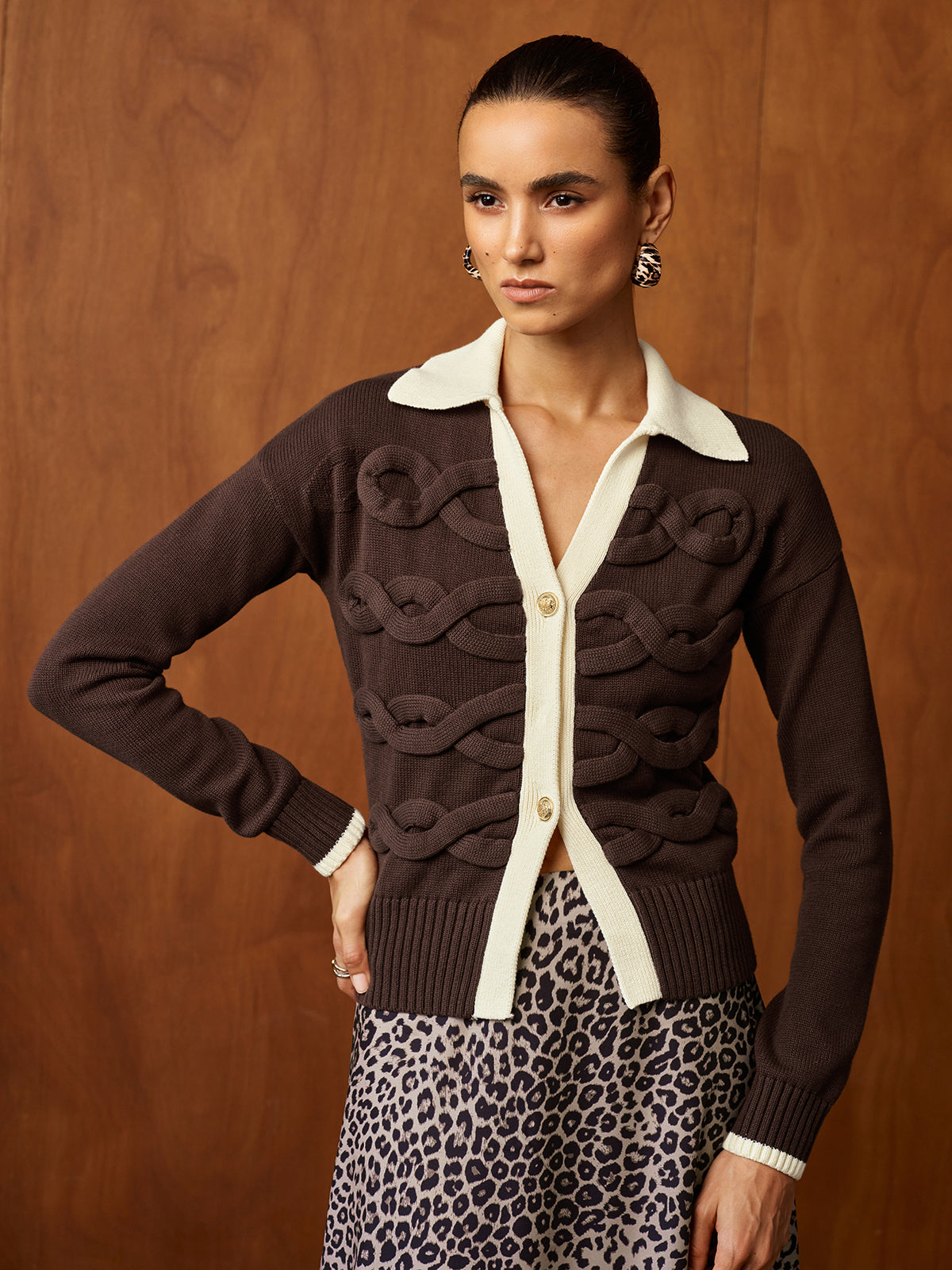 Emeline – Cropped Cardigan with Contrast Collar for Women