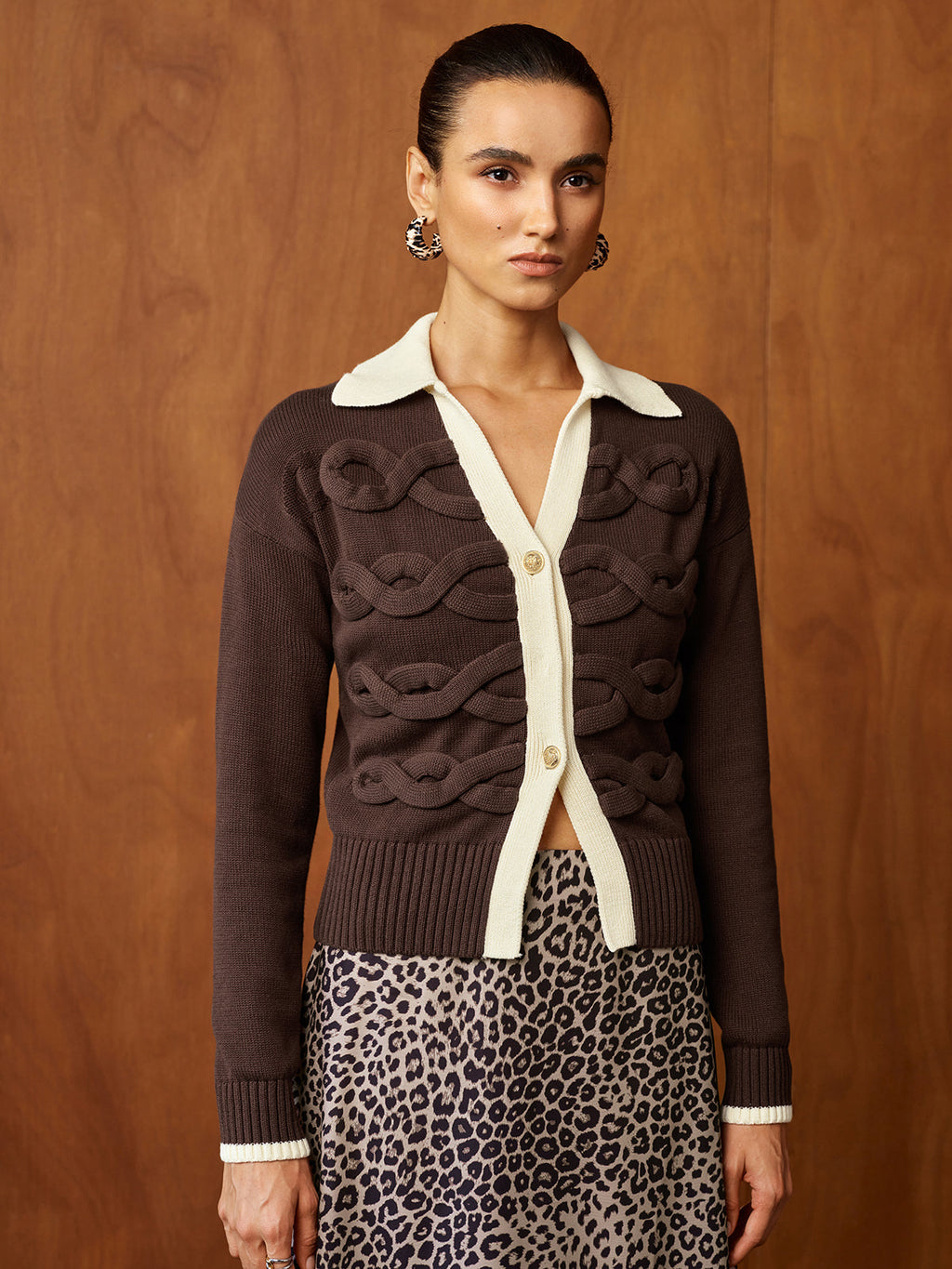 Emeline – Cropped Cardigan with Contrast Collar for Women