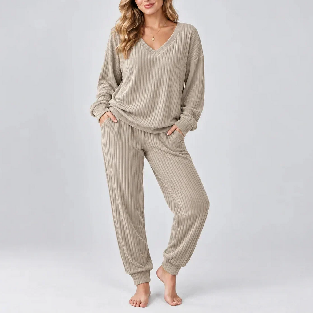 Robin – V-Neck Ribbed Jogger Set for Women