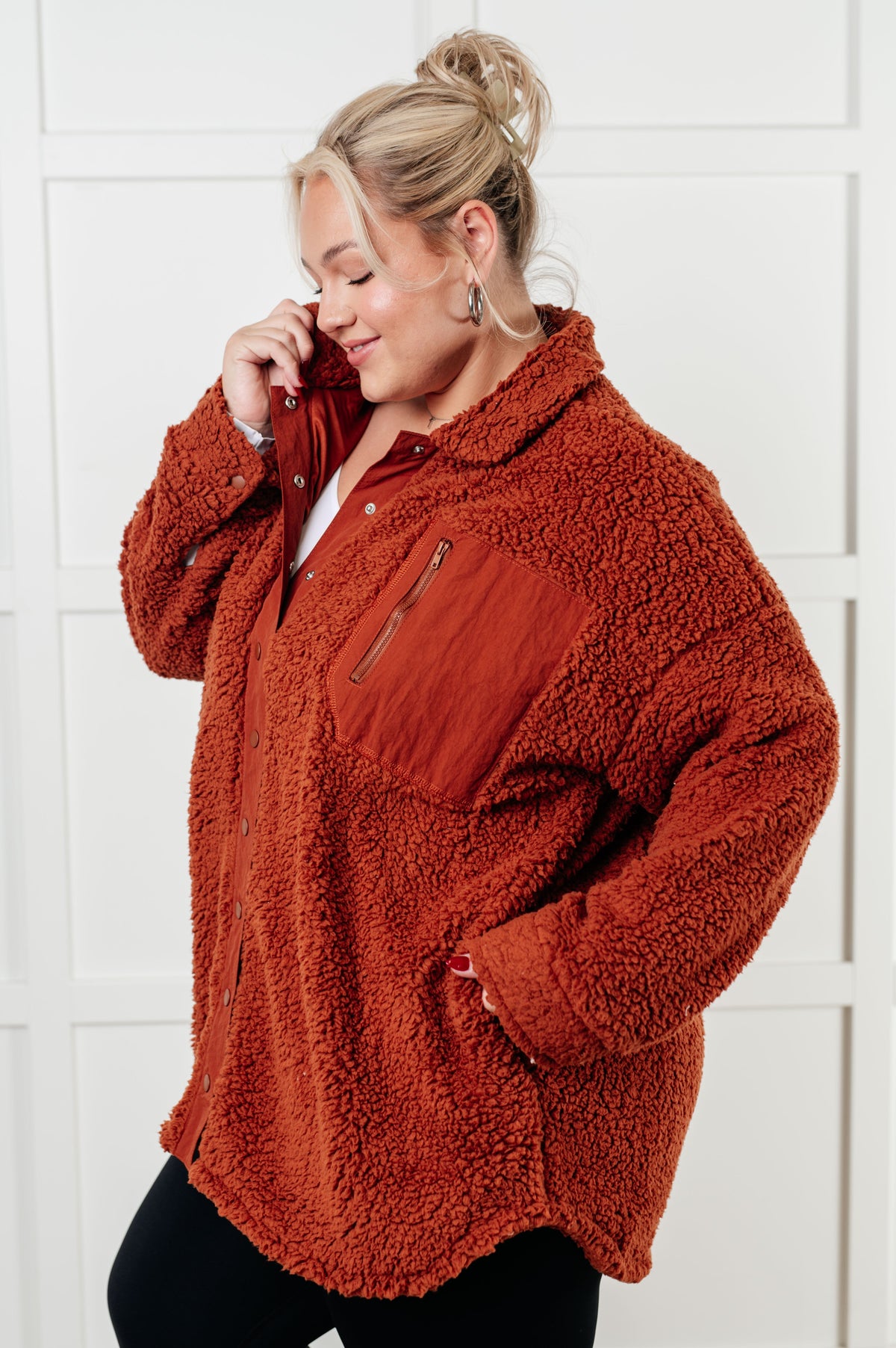 Viviana – Oversized Sherpa Jacket with Chest Pocket for Women