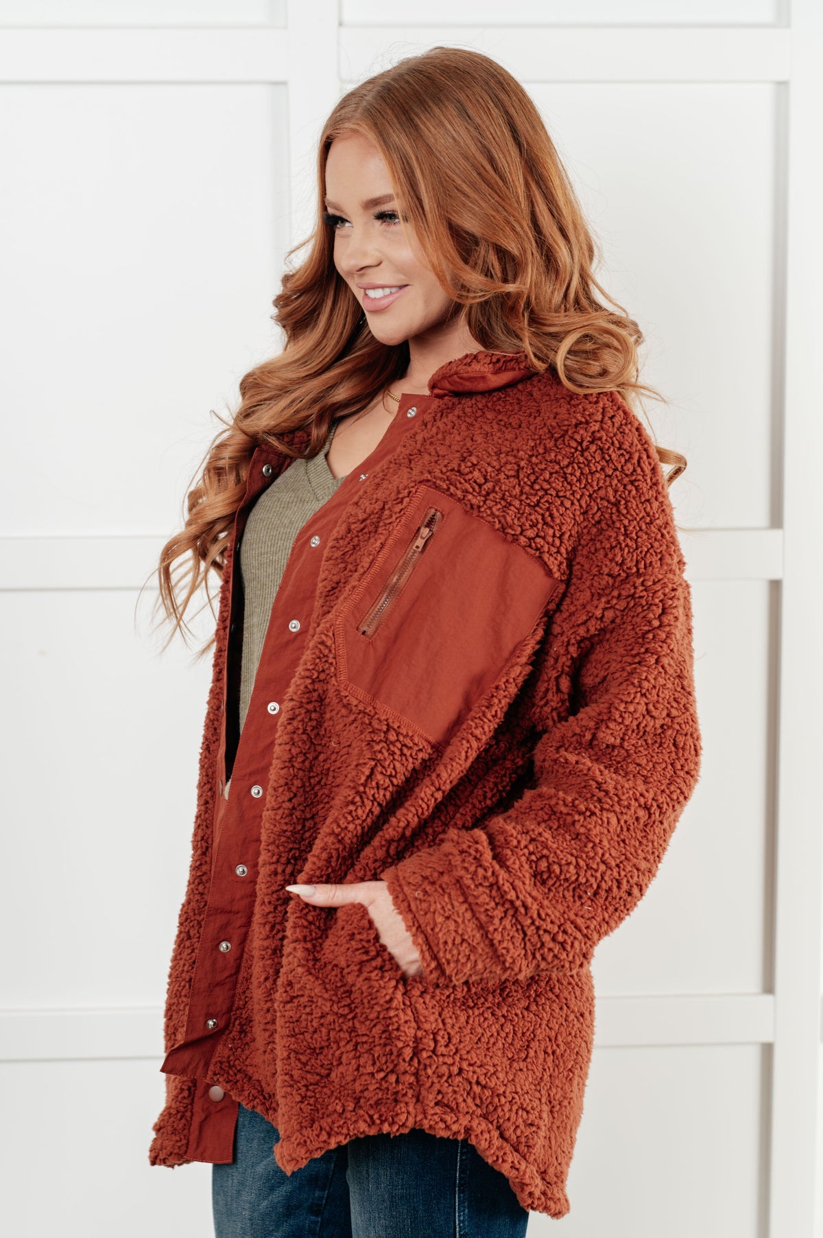 Viviana – Oversized Sherpa Jacket with Chest Pocket for Women