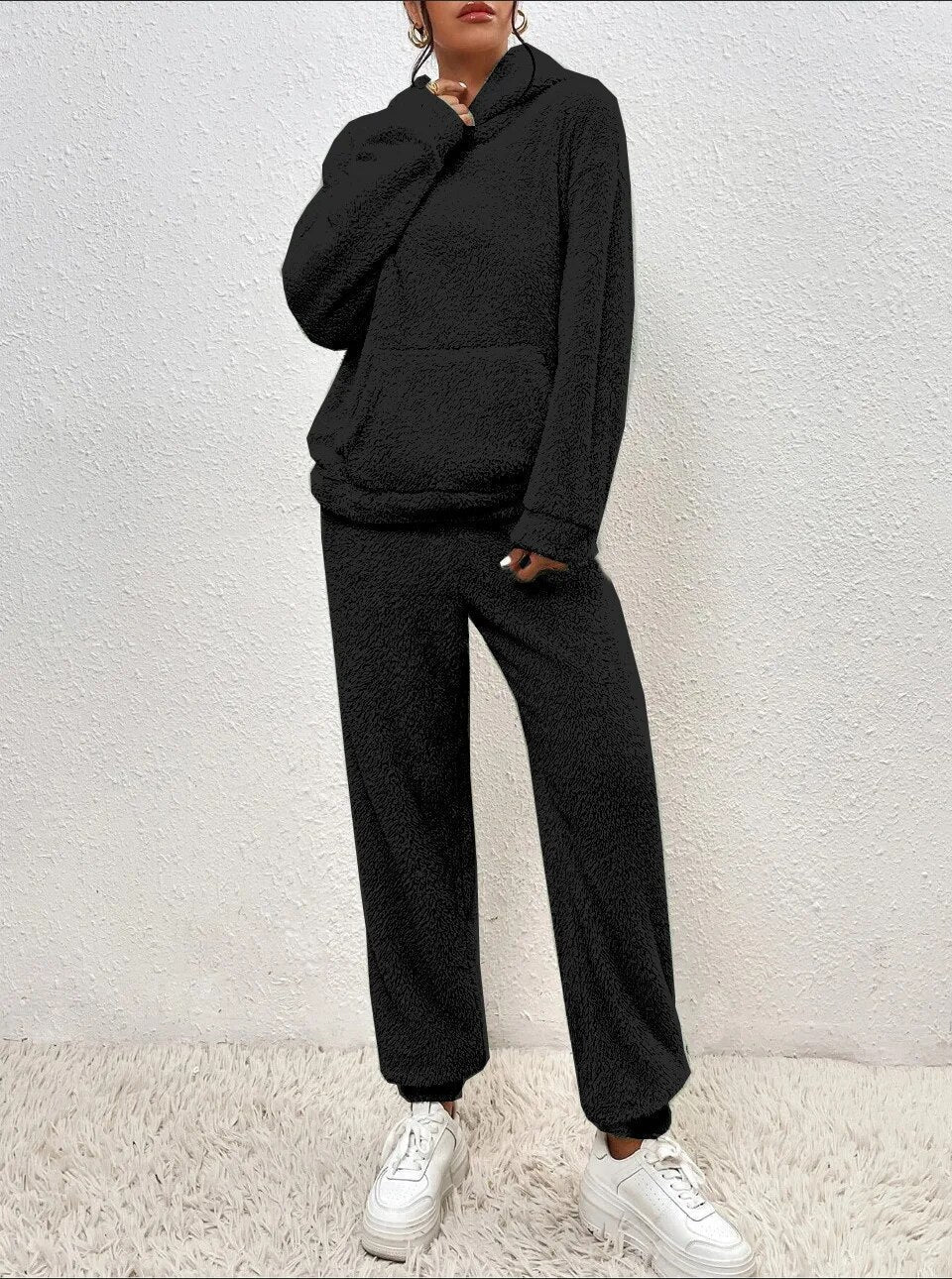 Anika – Women's Plush Matching Sweatsuit with Kangaroo Pocket