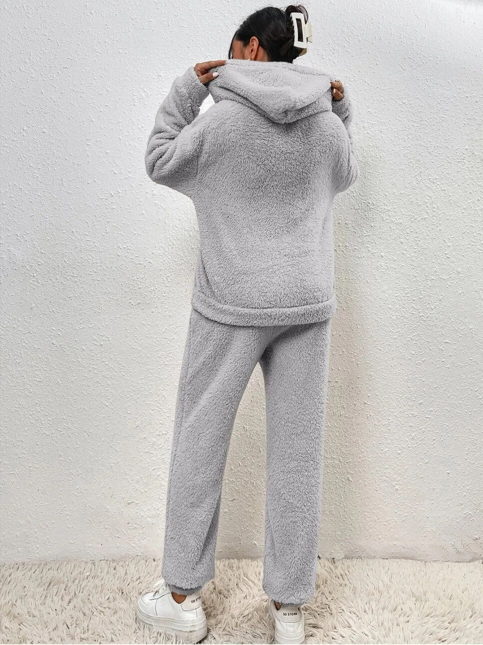 Anika – Women's Plush Matching Sweatsuit with Kangaroo Pocket