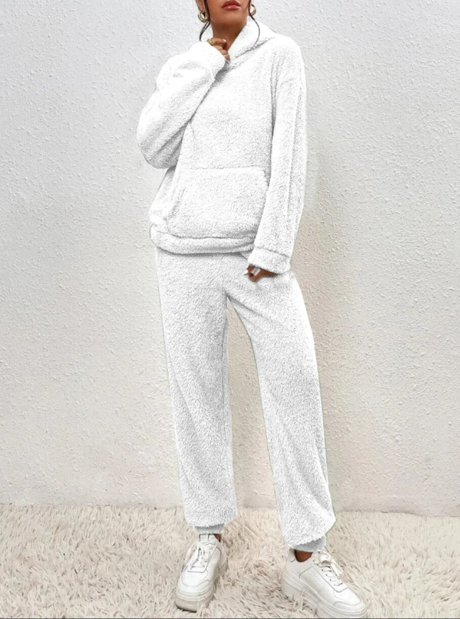 Anika – Women's Plush Matching Sweatsuit with Kangaroo Pocket