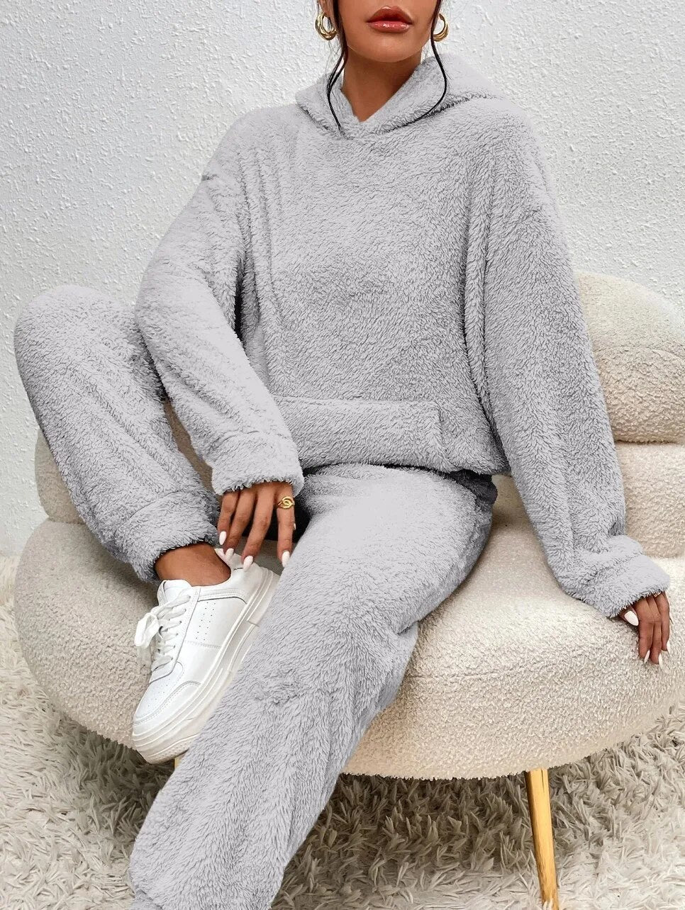 Anika – Women's Plush Matching Sweatsuit with Kangaroo Pocket