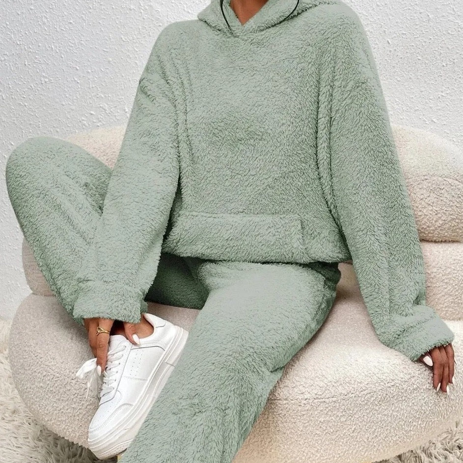 Anika – Women's Plush Matching Sweatsuit with Kangaroo Pocket