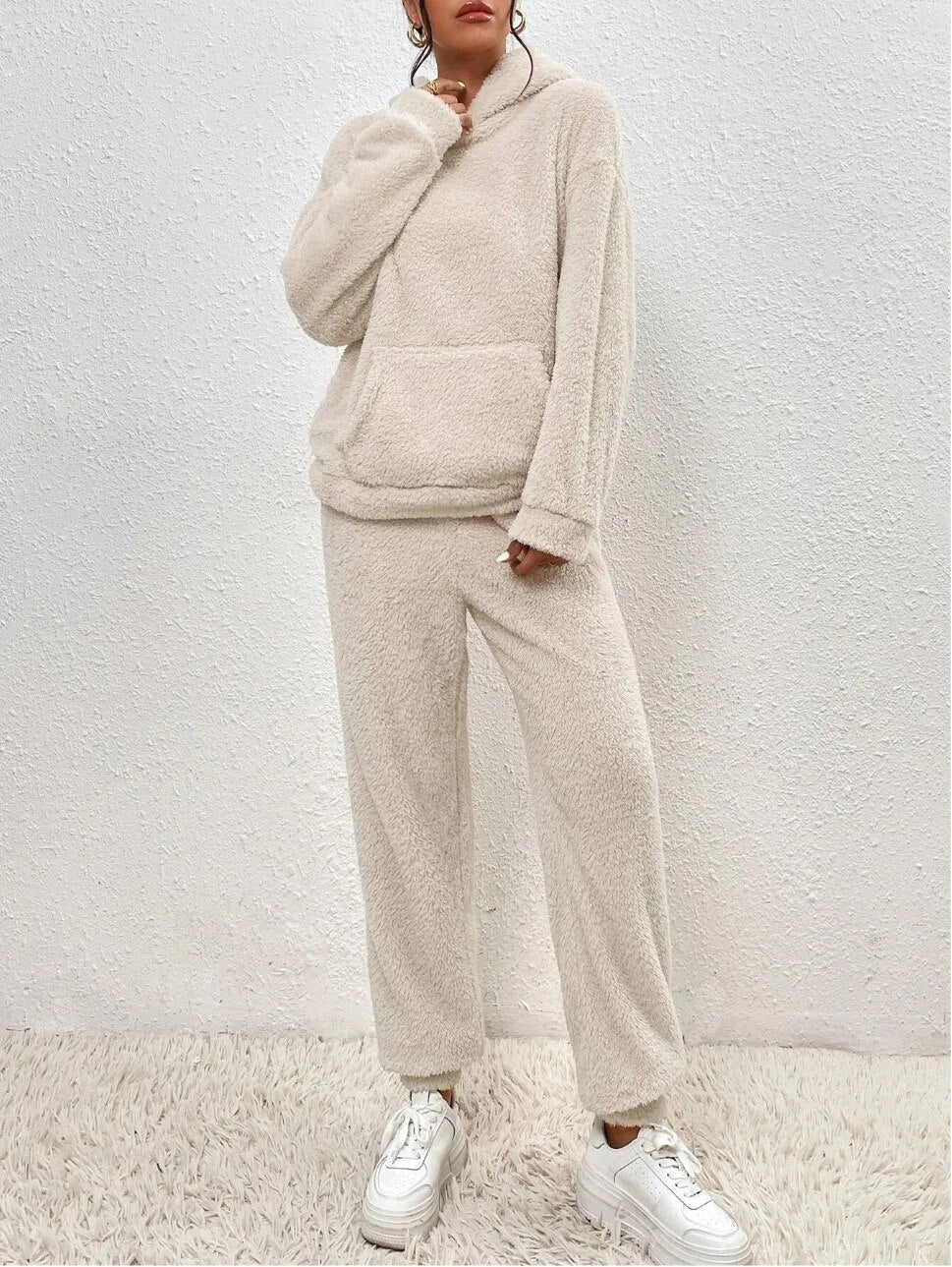 Anika – Women's Plush Matching Sweatsuit with Kangaroo Pocket