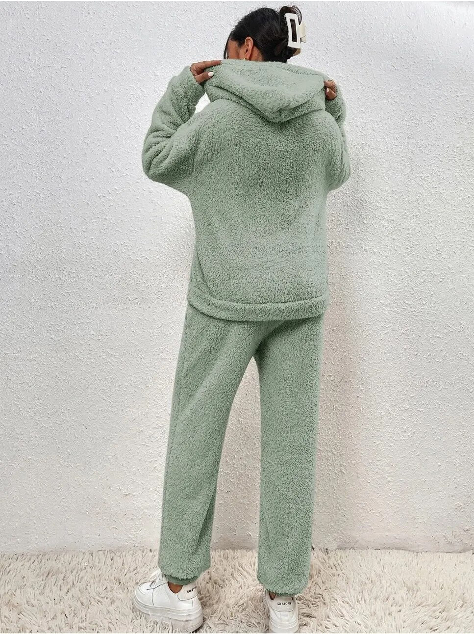 Anika – Women's Plush Matching Sweatsuit with Kangaroo Pocket