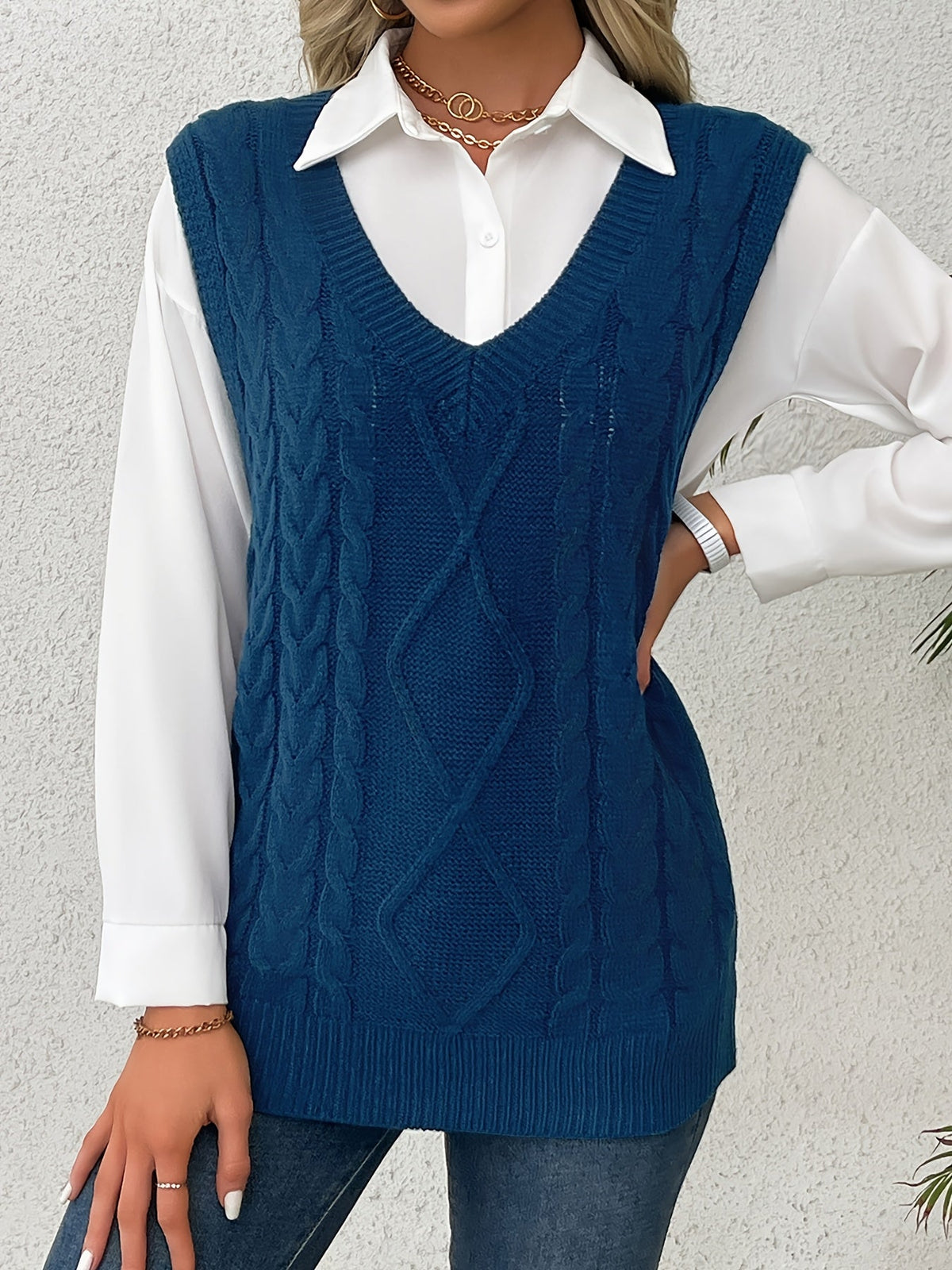 Luella – Chunky Cable-Stitch Pullover Vest for Women