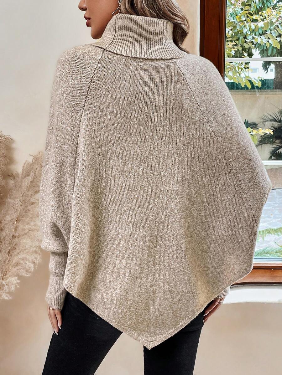 Jacinta – Cable-Stitch Poncho with Button Trim for Women